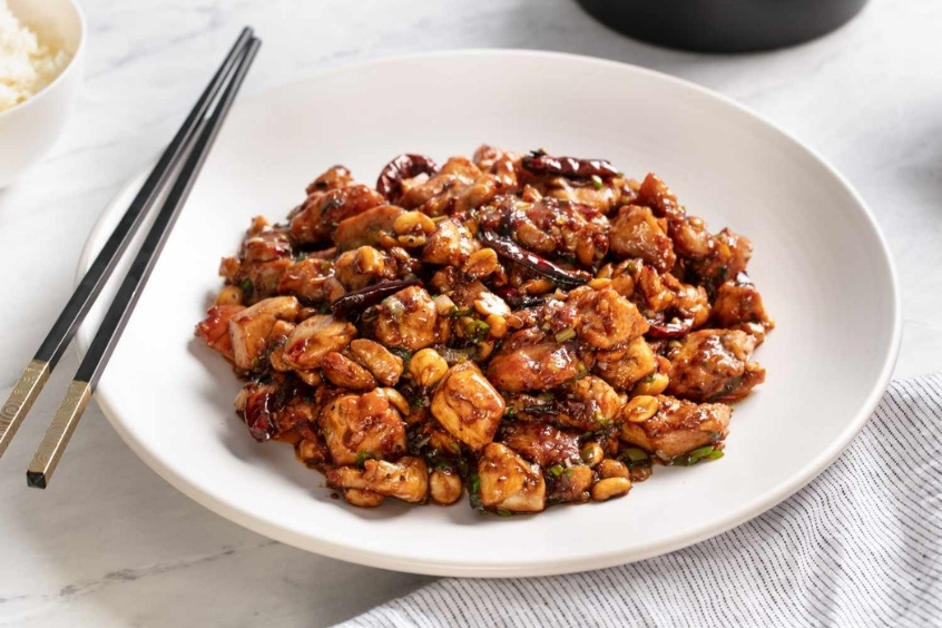 Gà Kung Pao Trùng Khánh - Gà xào cay với lạc rang giòn bùi