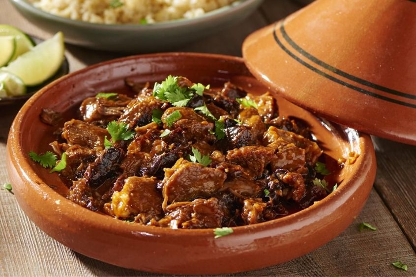 Tagine Marrakech nấu trong nồi đất sét, đậm vị gia vị Maroc