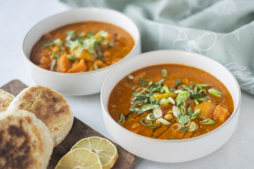 Súp Harira nổi tiếng Maroc với cà chua, đậu lăng và thịt cừu