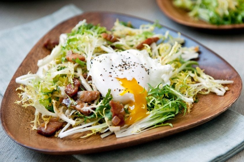 Salad Lyonnaise là một món khai vị đơn giản của Lyon