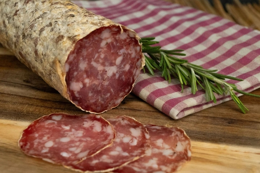 Rosette de Lyon là một loại xúc xích khô truyền thống của Pháp, nổi tiếng ở thành phố Lyon