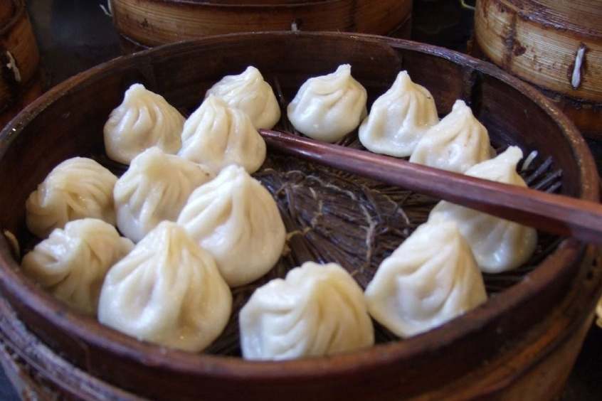 Tiểu Long Bao bánh bao hấp nổi tiếng với lớp vỏ mỏng, nhân béo ngậy và nước súp đậm đà