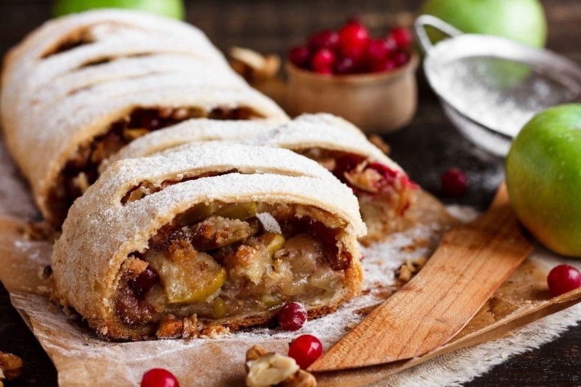 Apfelstrudel - Bánh táo nướng truyền thống Đức thơm ngon tại Berlin