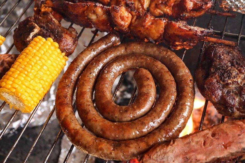 Xúc xích Boerewors nướng than truyền thống của Pretoria