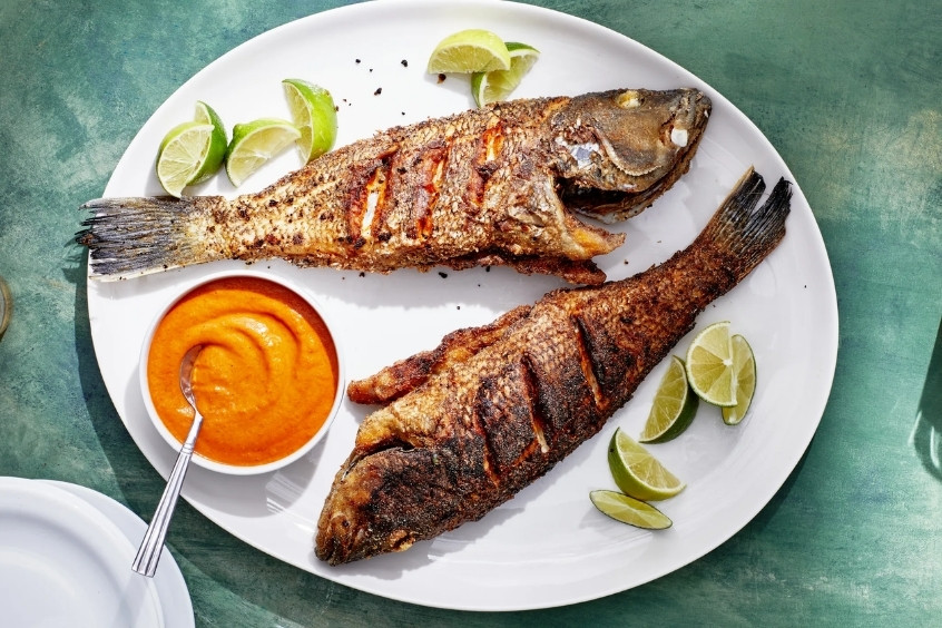 Cá sông Nile nướng than, đặc sản ven sông của người dân Aswan