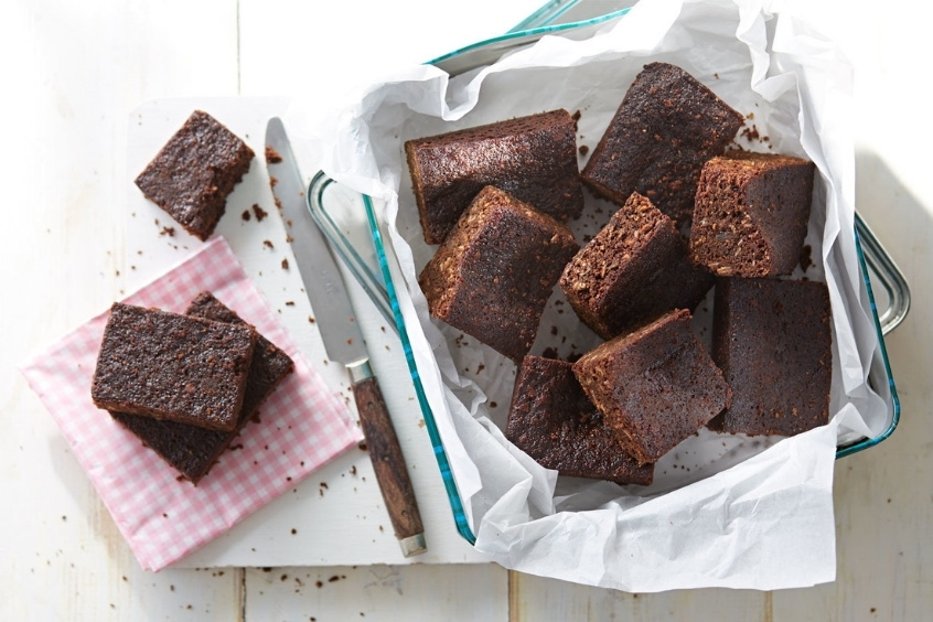 Bánh gừng yến mạch trên đĩa thơm lừng