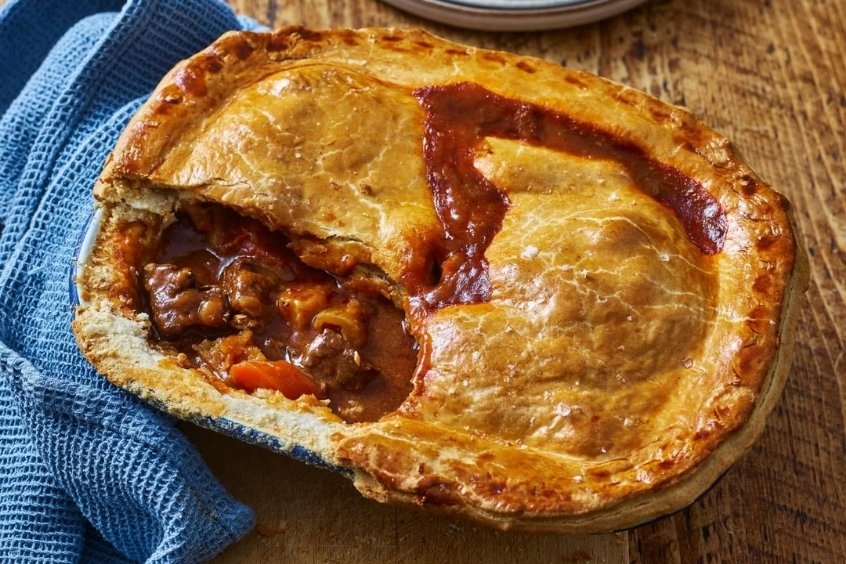 Bánh Brown Ale Pie nhân thịt hầm bia nâu, đậm đà và hấp dẫn