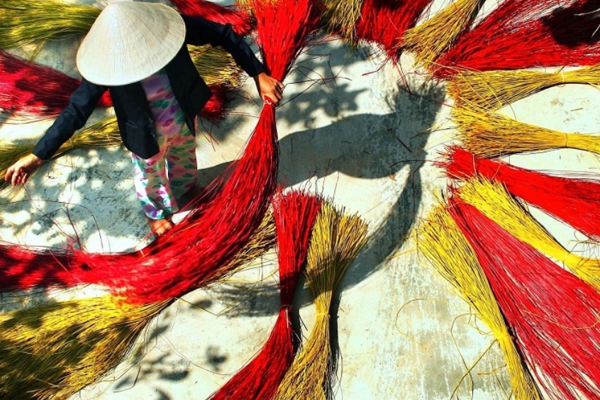 Làng chiếu Cẩm Nê