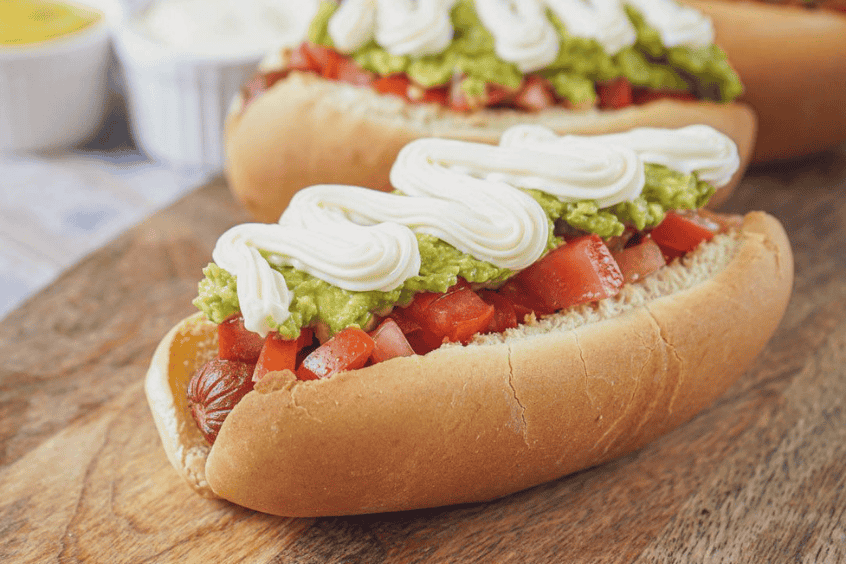 Completo – Sự kết hợp hoàn hảo giữa xúc xích, rau và sốt đặc trưng