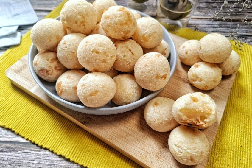 Bánh mì phô mai giòn rụm, phô mai kéo sợi hấp dẫn