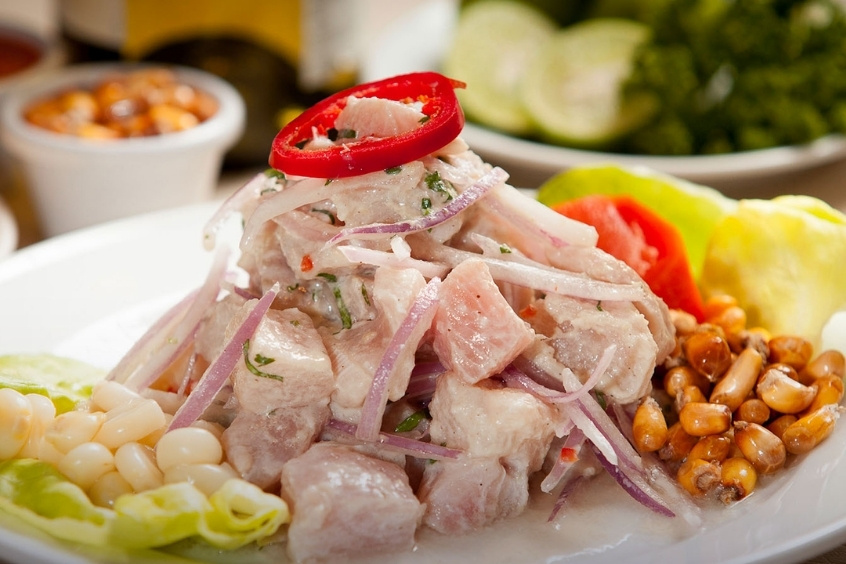 Món ăn đặc sản La Serena Ceviche - Hải sản tươi trộn chanh, hành tím và rau mùi