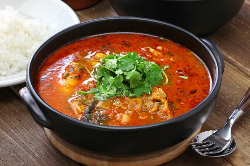 Moqueca Brasília - Hải sản hầm nước cốt dừa cùng ớt chuông và rau mùi