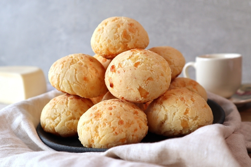 Pão de Queijo - Bánh phô mai nhỏ tròn, đặc sản Brazil