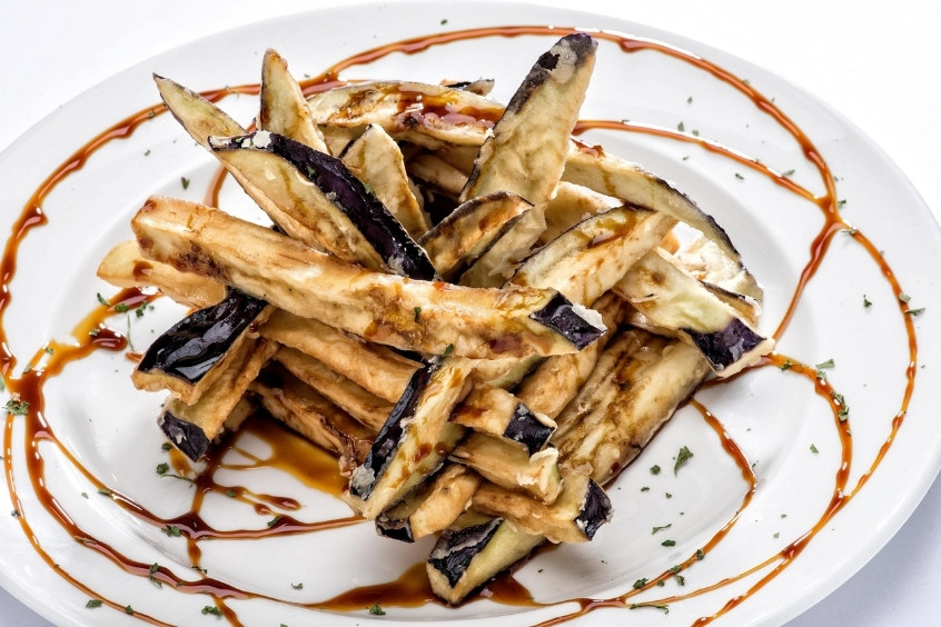 Miếng cà tím chiên giòn phủ mật ong hấp dẫn