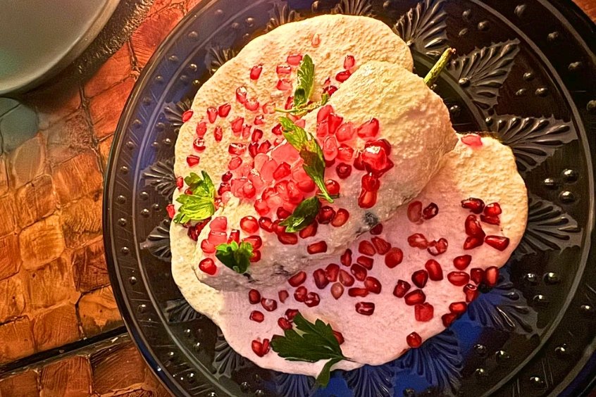 Ớt nhồi sốt kem óc chó Chiles en Nogada Mexico – Món ăn tinh hoa ẩm thực Mexico