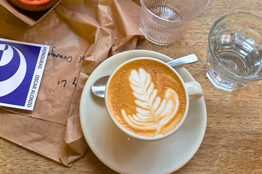 Tách coffee Melbourne nghệ thuật với lớp latte art đẹp mắt, mang hương vị tinh tế khó quên