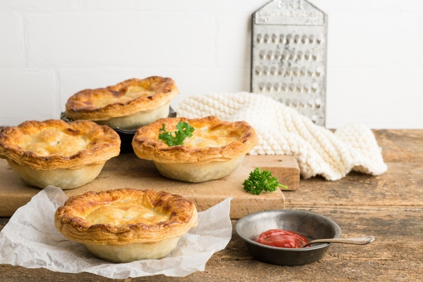 Bánh pie nhân thịt nóng hổi đặc sản Sydney