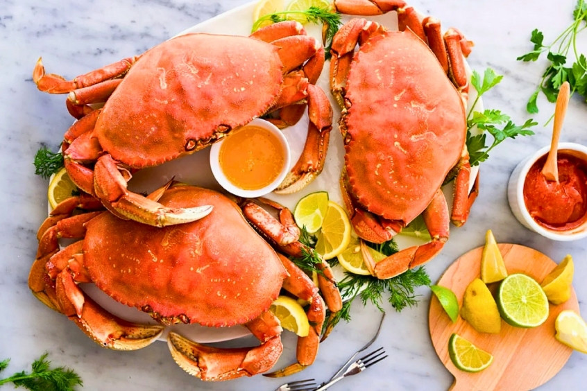 Thưởng thức Cua Dungeness – Món ăn đặc sản của Vancouver, hấp dẫn du khách với phần thịt cua ngọt thanh, giàu dinh dưỡng