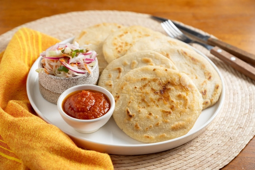 Pupusas bánh nhân mặn thơm ngon