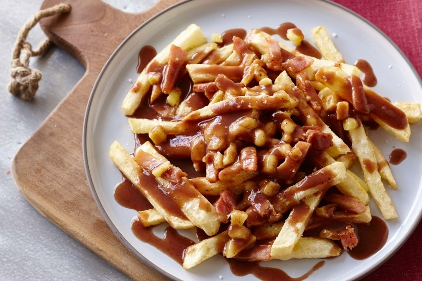 Poutine khoai tây phô mai sốt thơm ngon