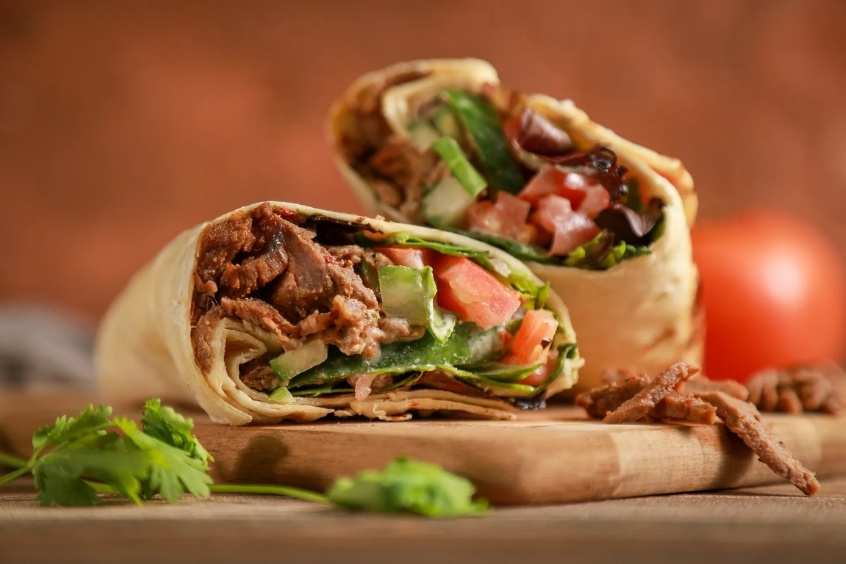 Shawarma món cuốn thịt nướng đậm đà