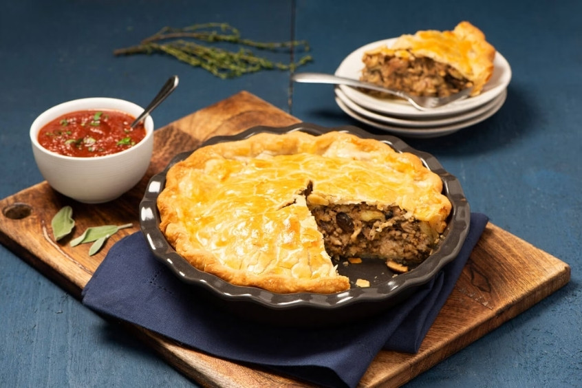 Tourtière bánh nhân thịt nướng vàng giòn
