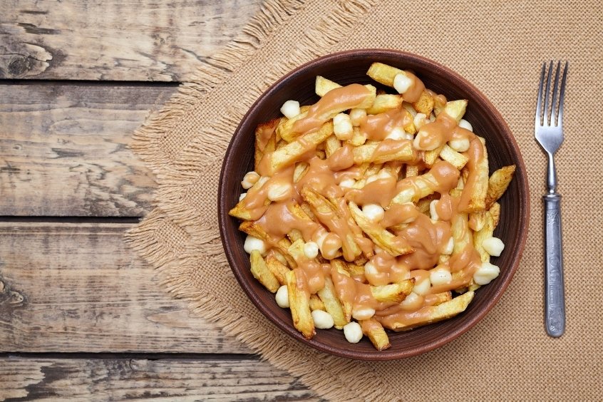 Poutine khoai tây phô mai sốt thơm ngon