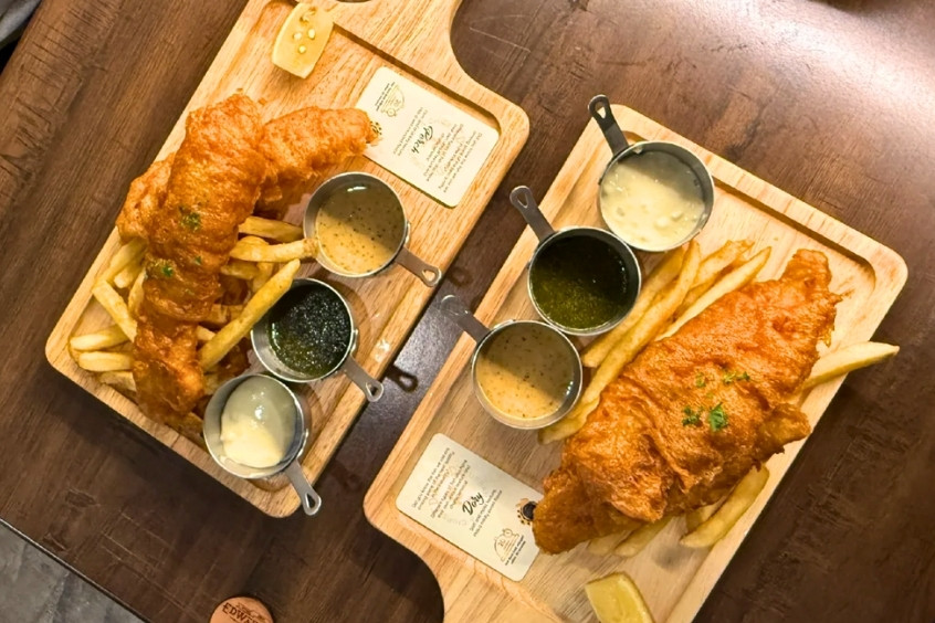 Ẩm thực Oakville với món cá và khoai tây chiên đặc trưng