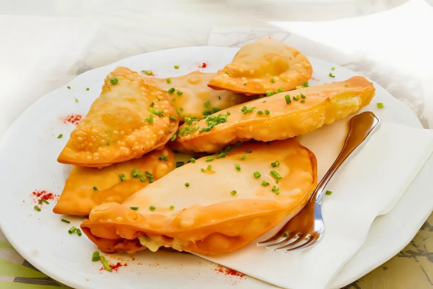 Zillertaler Krapfen thơm ngon với lớp vỏ vàng giòn, nhân phô mai mềm mịn, hấp dẫn du khách