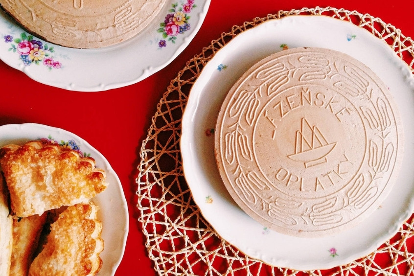 Karlovarské oplatky món bánh xốp đặc sản Karlovy Vary