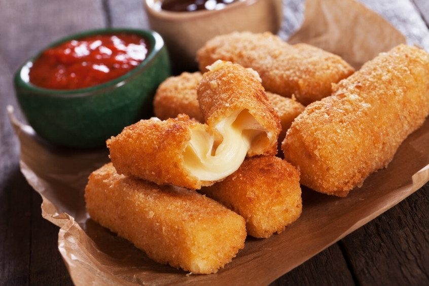 Fried Cheese món phô mai chiên vàng giòn độc đáo của ẩm thực địa phương