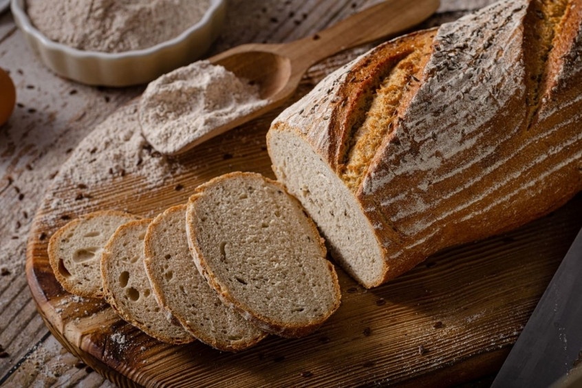 Chléb món bánh mì truyền thống gắn liền với bữa ăn hằng ngày của người dân