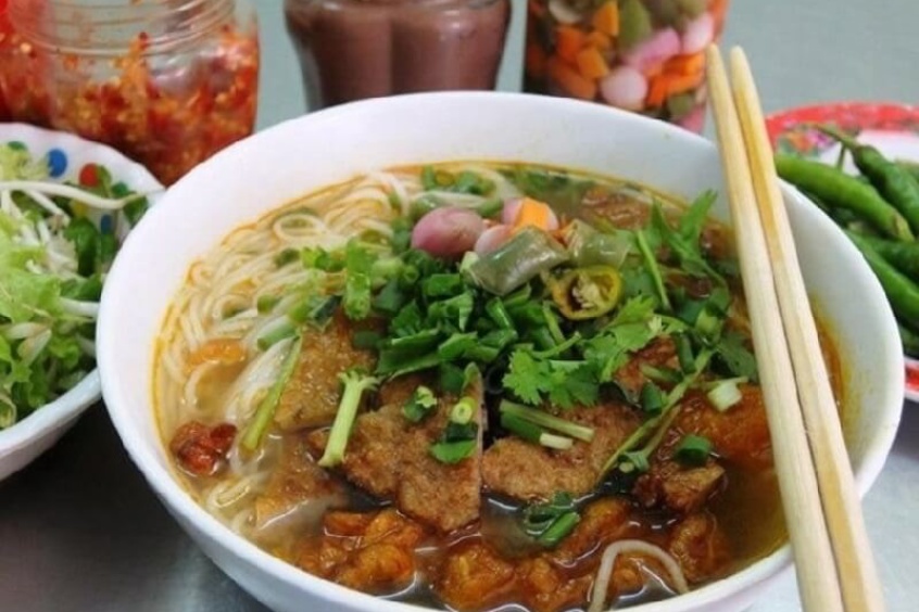 quán bún chả cá Bà Hoa