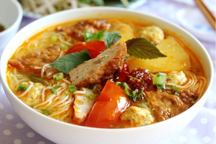 quán bún chả cá Bà Sáu