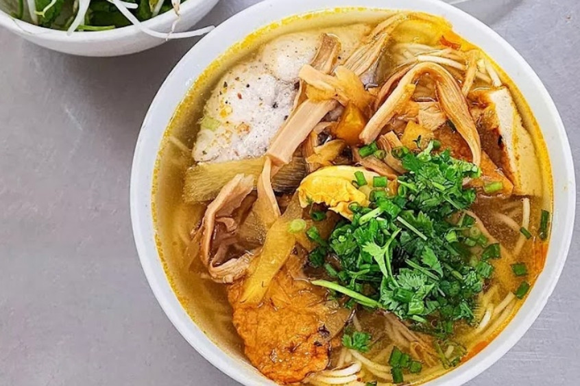 bún cá ngừ bà Hoa