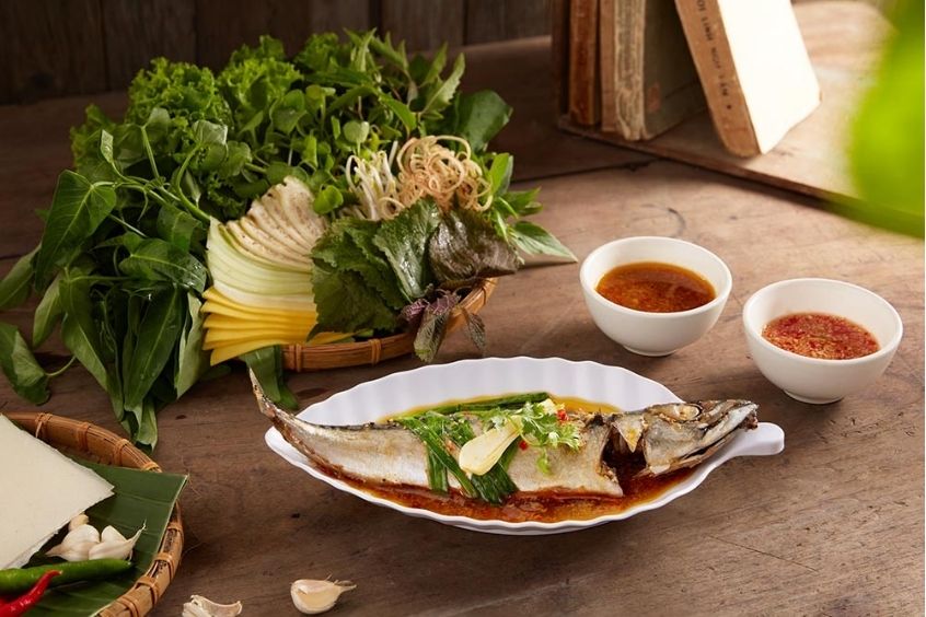 cá nục cuốn bánh tráng