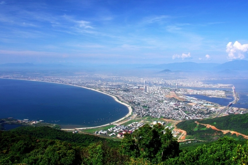 sự kết hợp giữa núi rừng đà thành