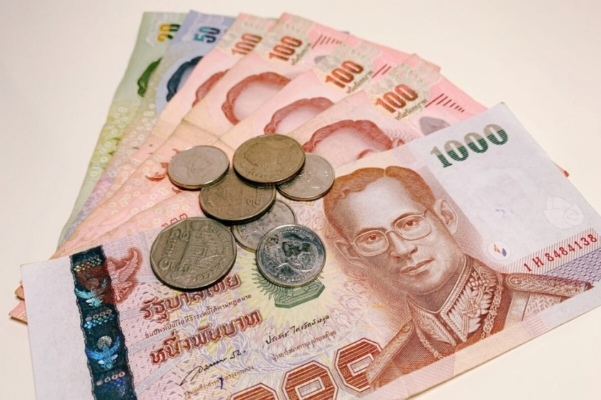 Các mệnh giá tiền Baht Thái với màu sắc và thiết kế đặc trưng