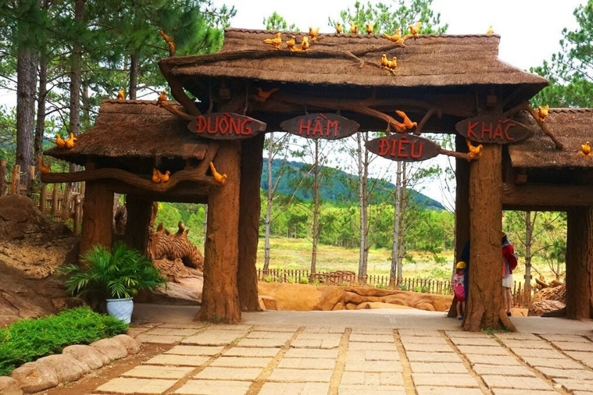  Đường Hầm Điêu Khắc Đà Lạt