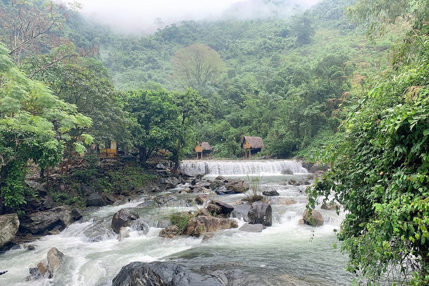 Khu du lịch Thác Trắng – Điểm dừng chân lý tưởng giữa núi rừng (Ảnh: Internet).