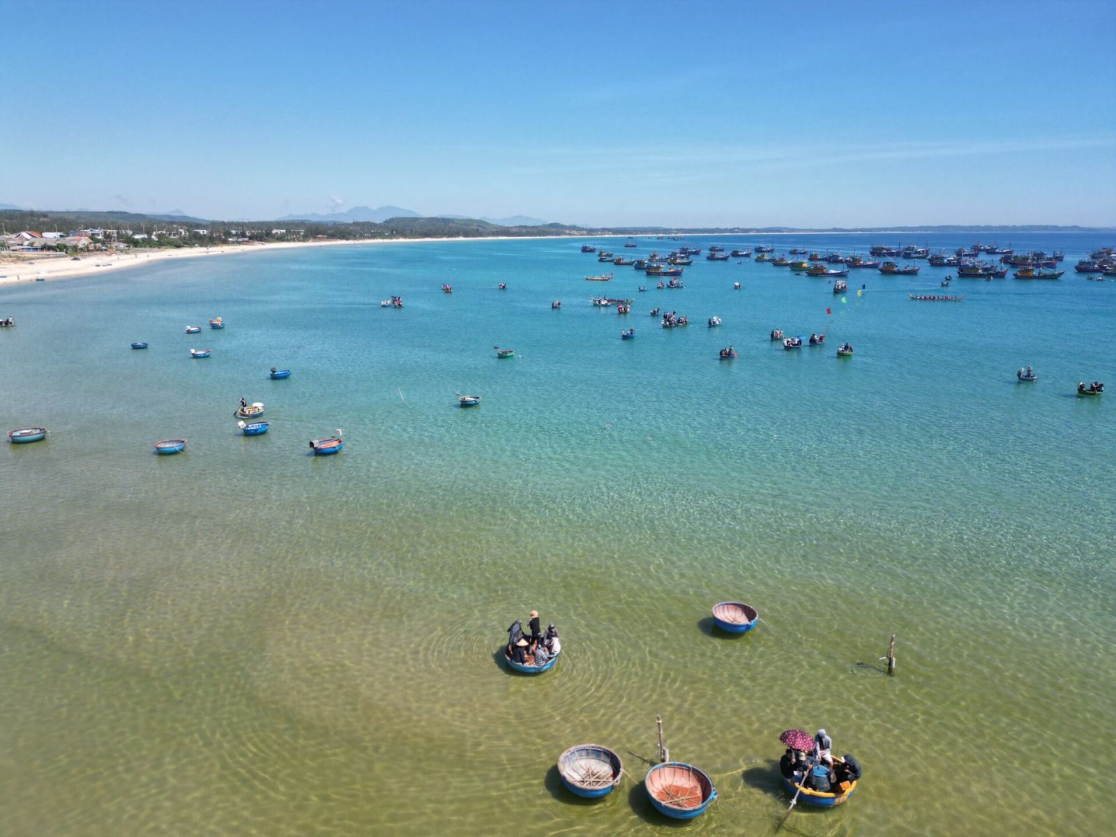 Đảo Bé – Viên ngọc xanh giữa lòng Lý Sơn (Ảnh: Internet).