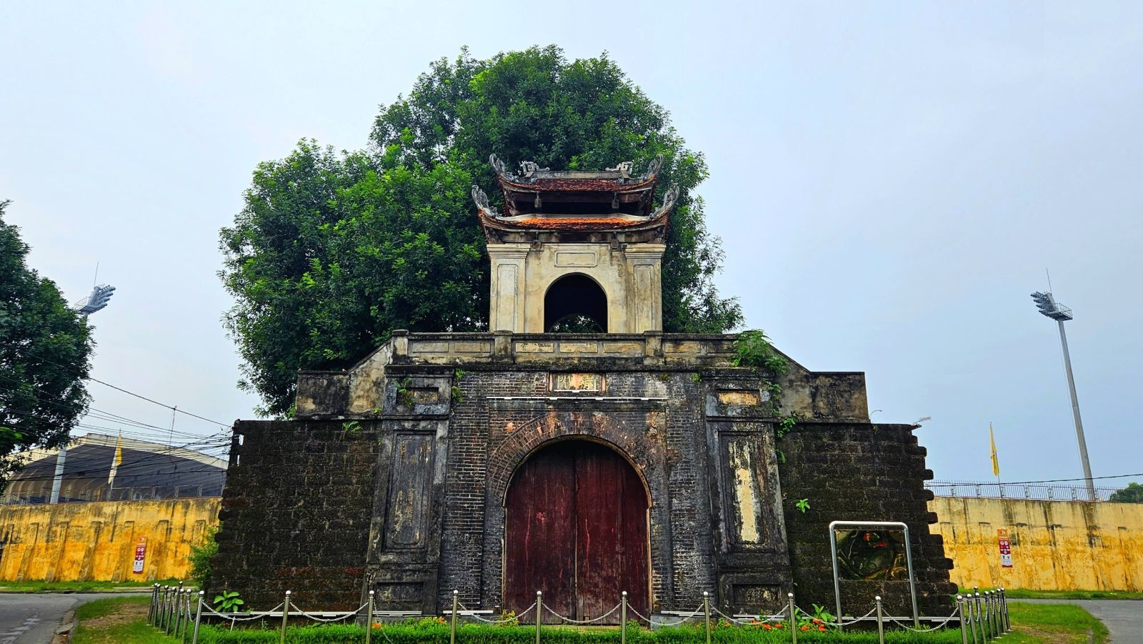 Thành cổ Vinh – Công trình ghi dấu lịch sử (Ảnh: Internet).