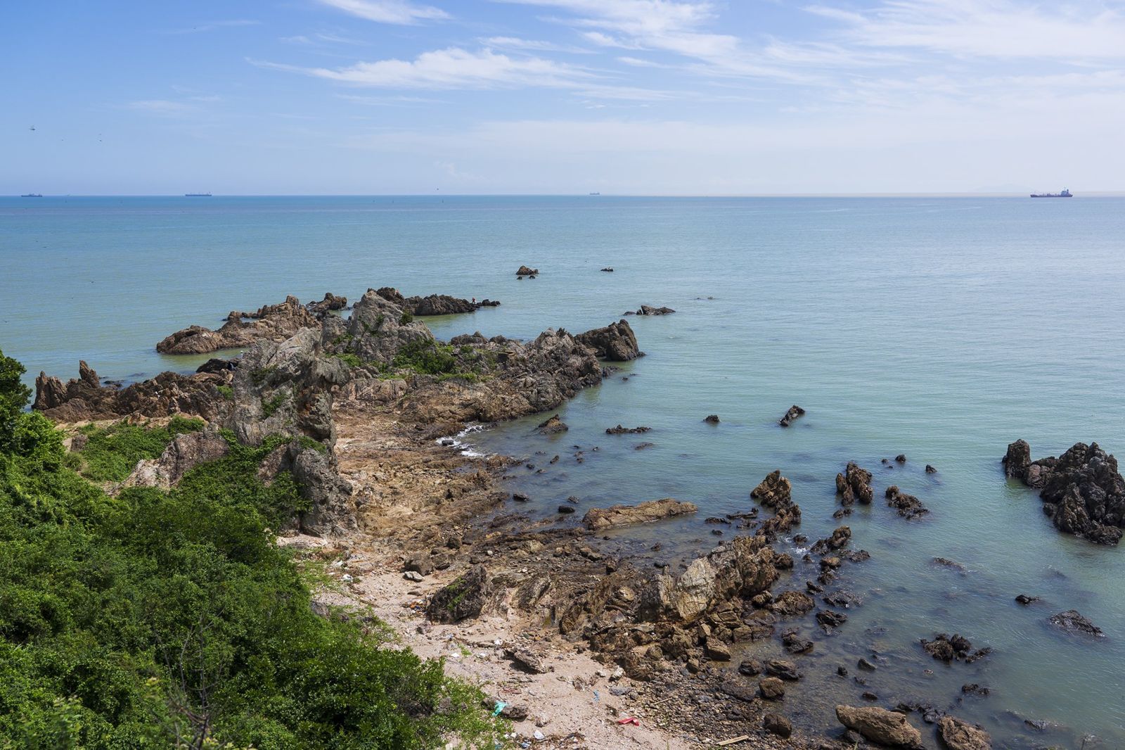 Đảo Lan Châu – Tuyệt tác thiên nhiên bên biển Cửa Lò (Ảnh: Internet).