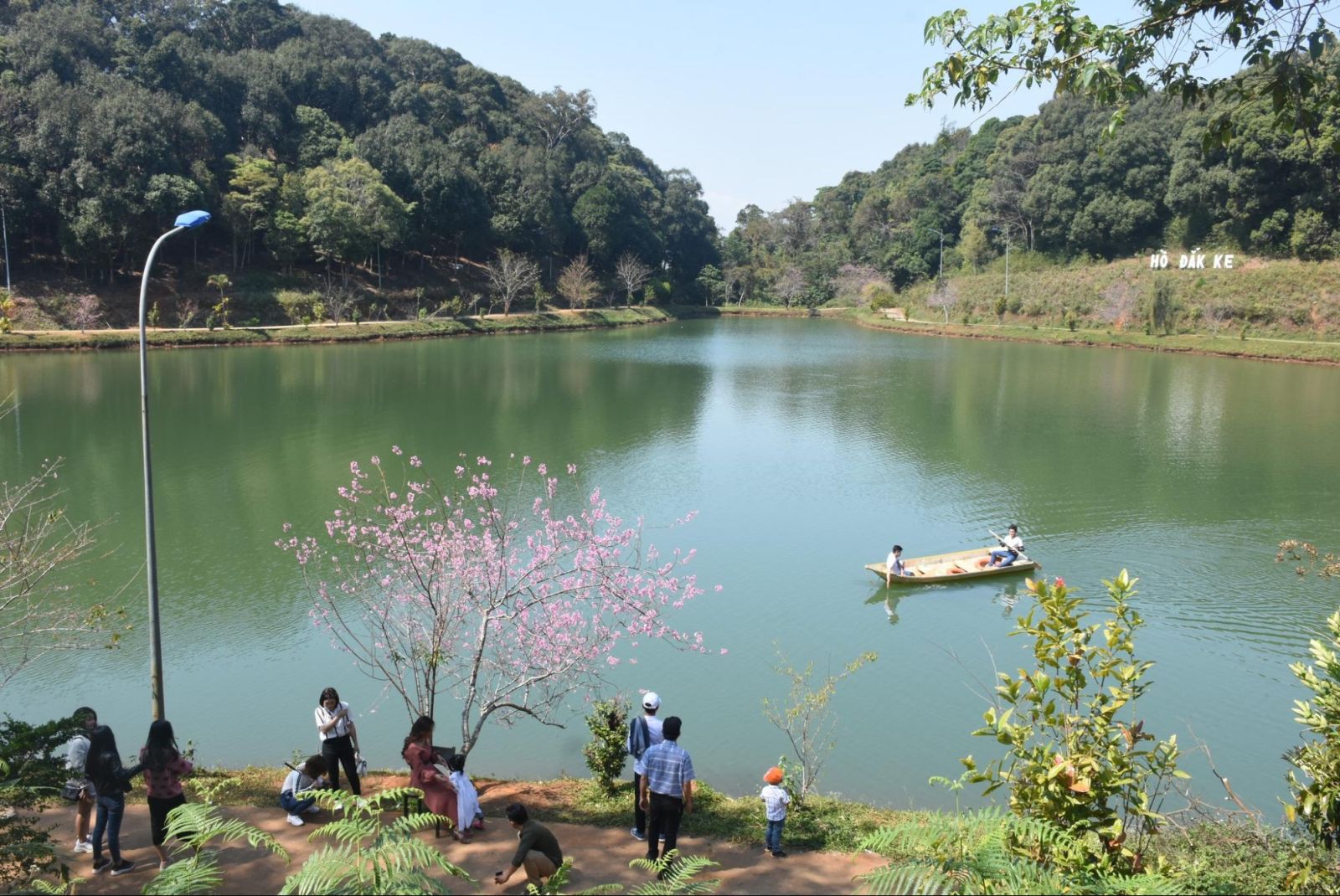 Hồ Đăk Ke – Chốn bình yên giữa những cánh rừng nguyên sinh (Ảnh: Internet).