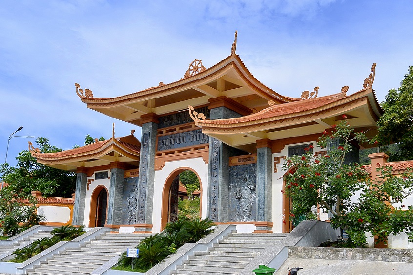 Chùa Hộ Quốc – Kiến trúc Phật giáo độc đáo Phú Quốc (Ảnh: Internet).