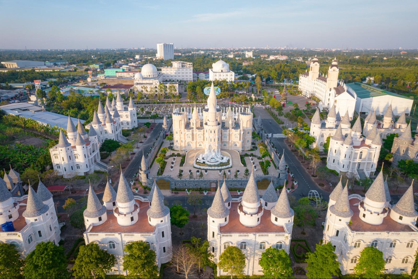 Công viên Kittyd & Minnied - Không gian giải trí đầy màu sắc và hấp dẫn