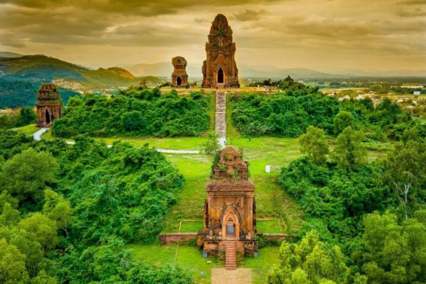 Tháp cổ Bình Thạnh