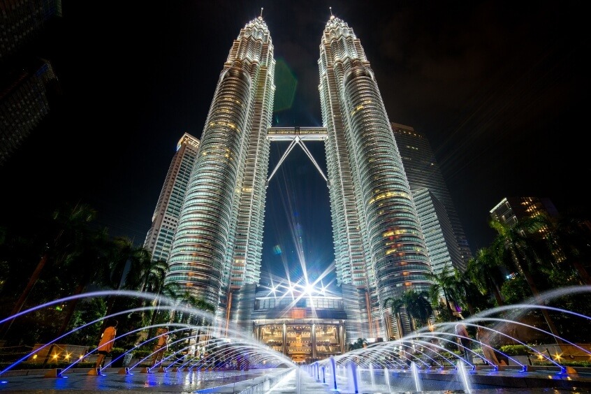 Tháp đôi Petronas - Petronas TwinTowers tại Malaysia