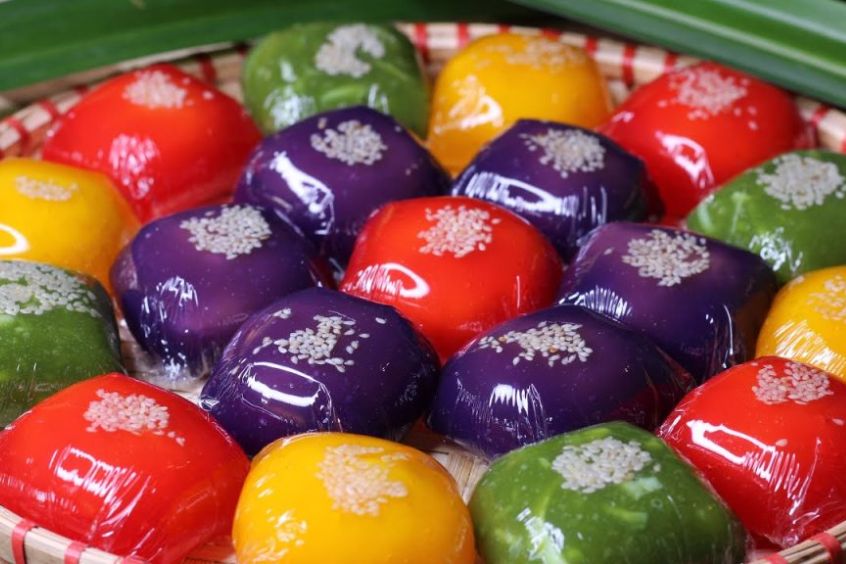 Bánh Xu Xê nhiều màu sắc, món đặc sản truyền thống thường xuất hiện trong các dịp lễ hội tại Bắc Ninh.     Ask ChatGPT