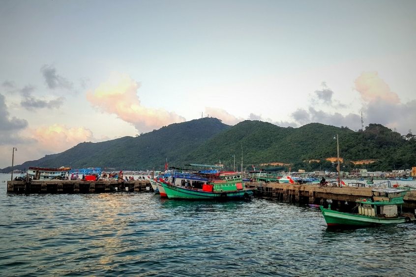 Ngắm nhìn cảng biển huyện đảo Kiên Hải, Kiên Giang vào buổi chiều